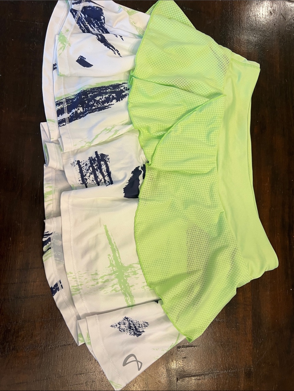 💚 Women’s Small Skort | Lime Green & White | Sporty Chic Activewear